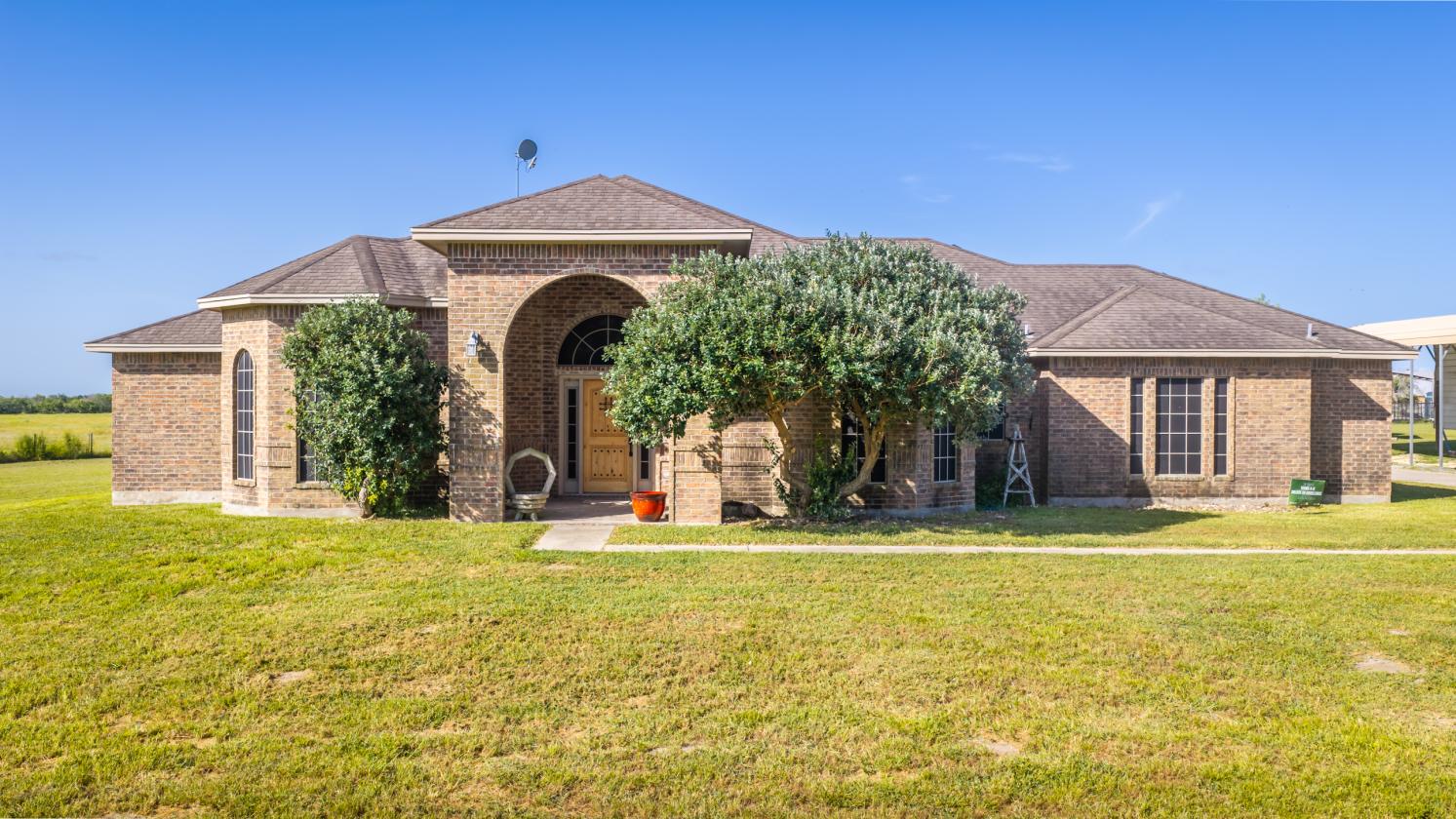 Turnkey 5-Acre Equine Estate - Massive $ Reduction - photo 1