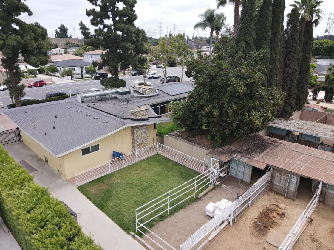 CUSTOM HOME, STABLES+ARENA & RIVER TRAIL ACCESS - photo 6