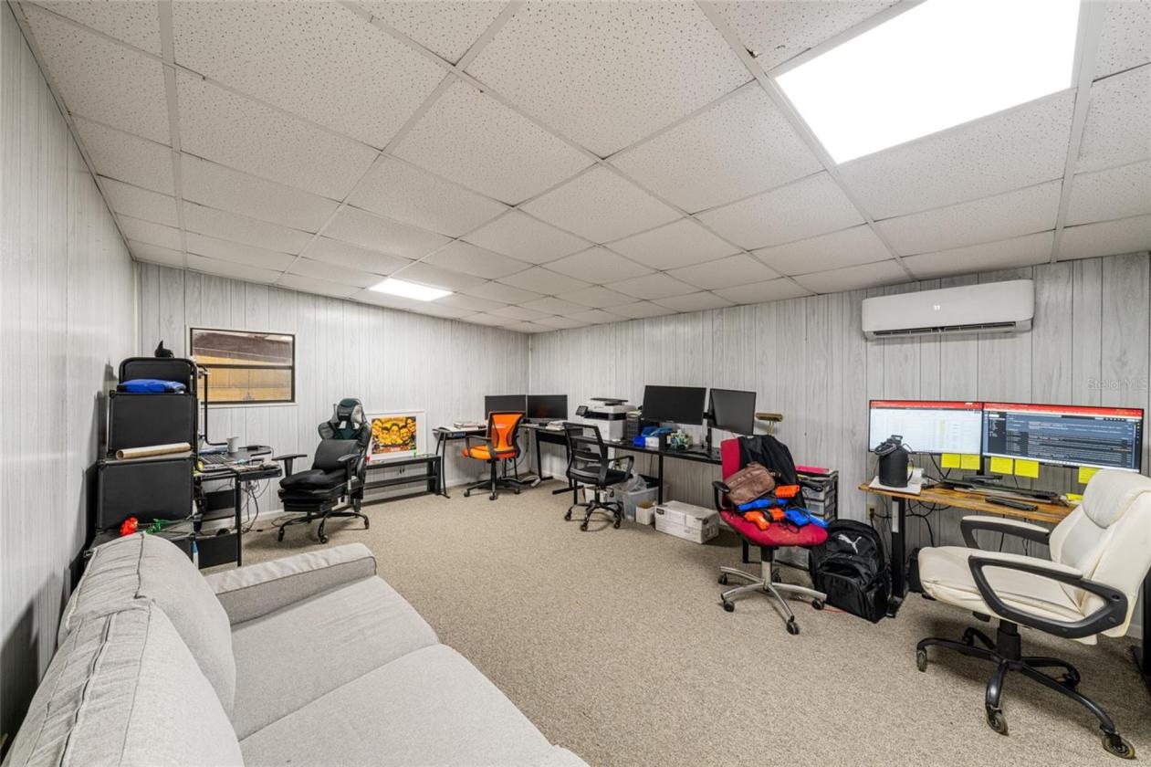 Equestrian Estate with Business Flexibility - photo 28