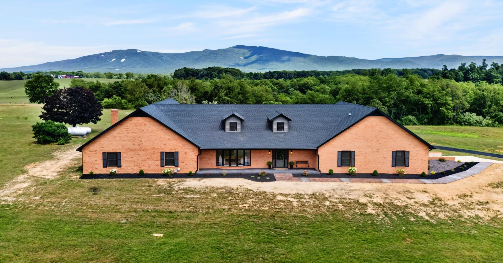 Luxury home with room for horses! - photo 1