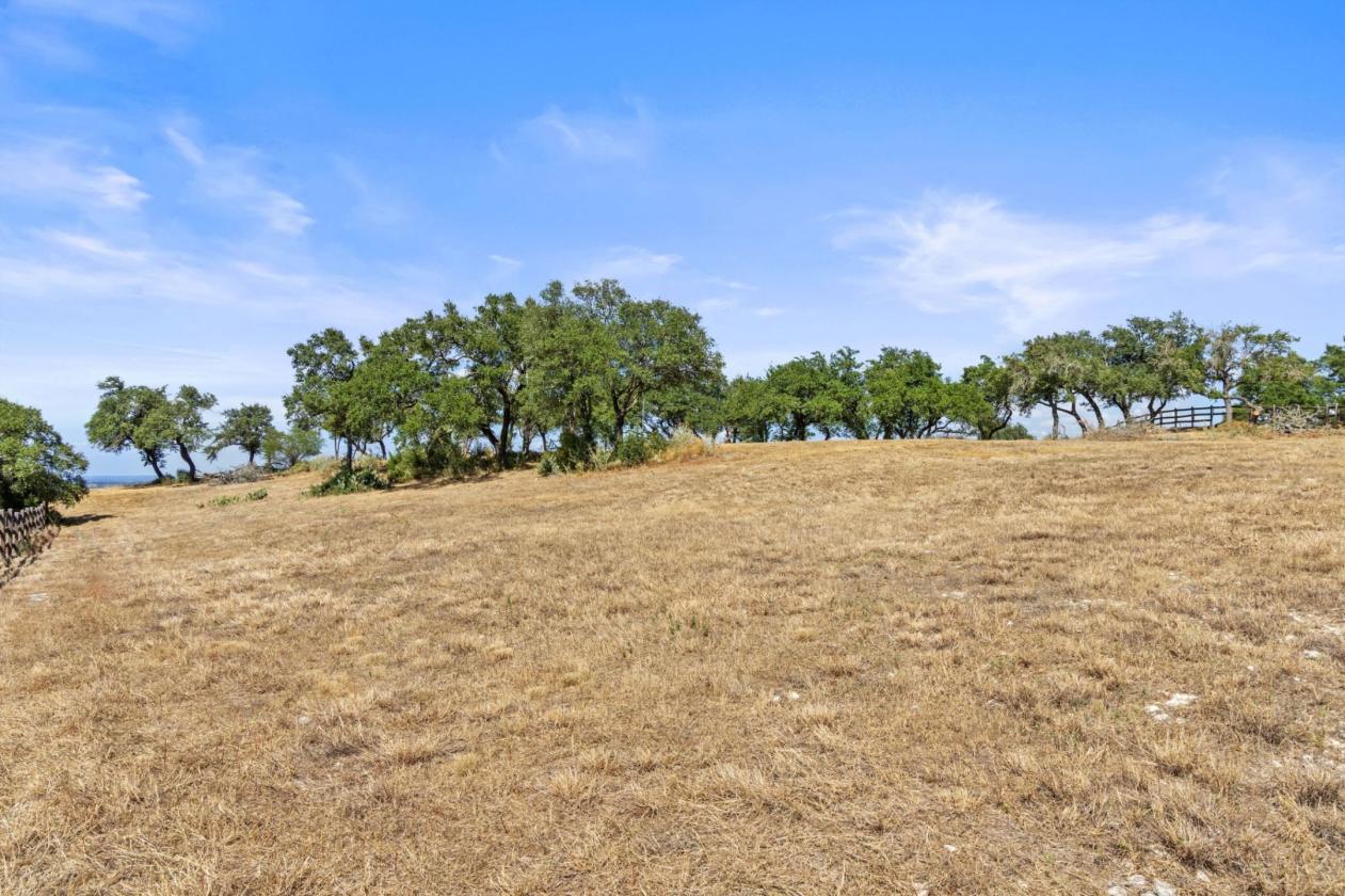43± AC with Equestrian Barn in Preservation Ranch - photo 7