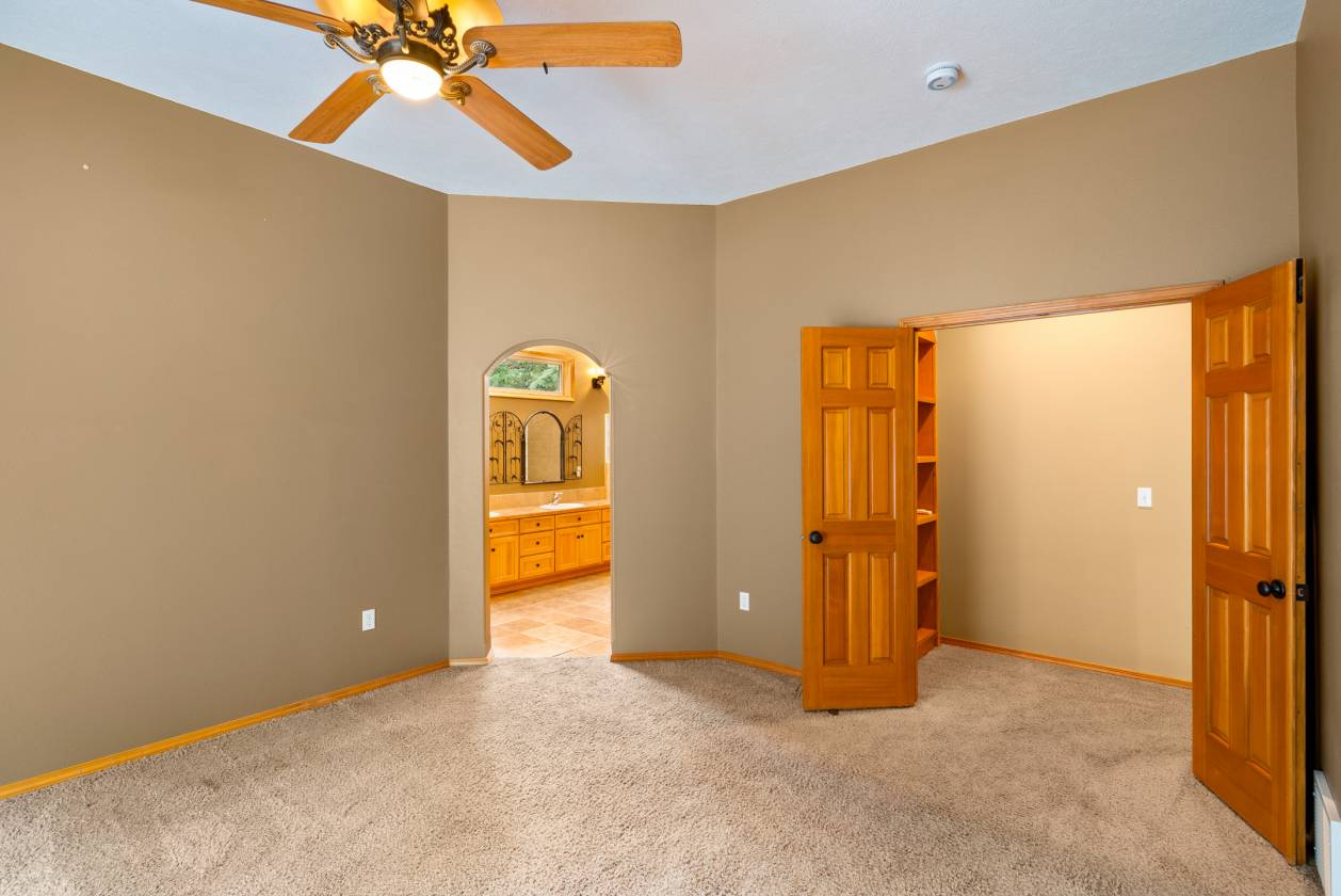 10 Acre Estate - photo 9