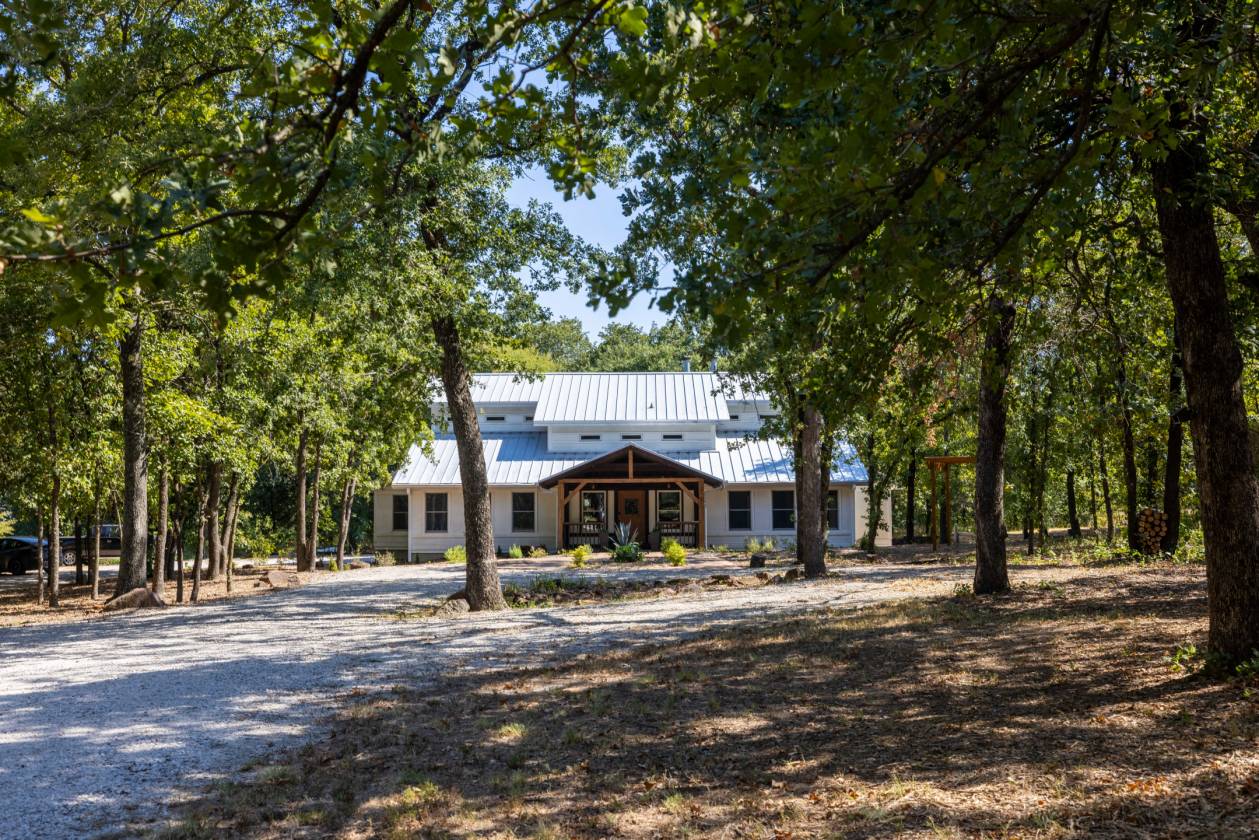 Horse Property for sale.