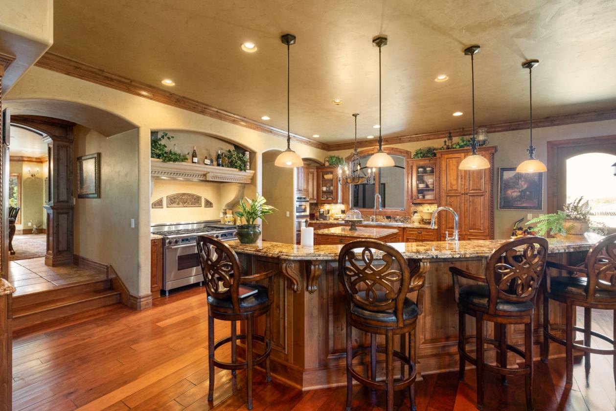 Extraordinary Estate in Pleasant Valley - photo 21