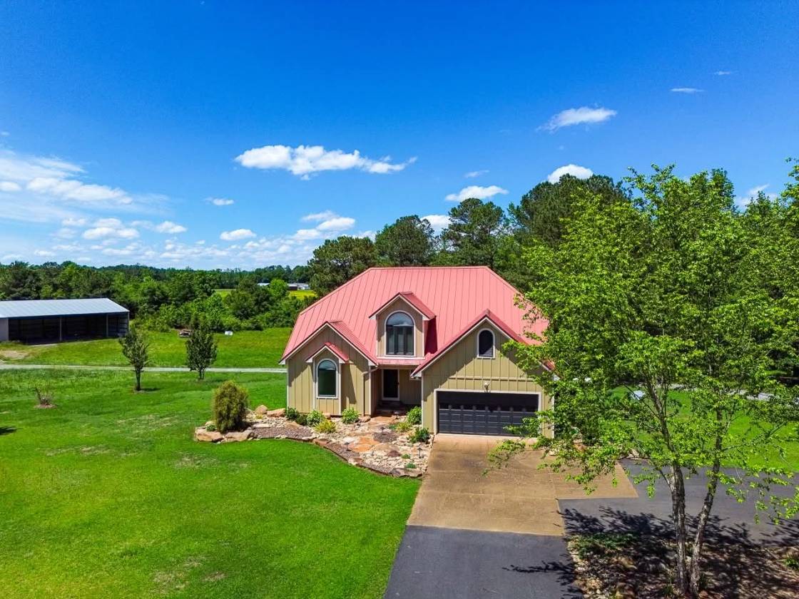 Horse Property for sale.