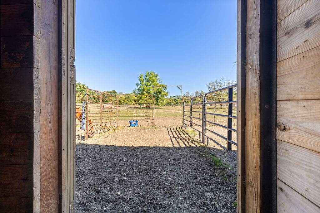 Ready-To-Use Equestrian Property - photo 10
