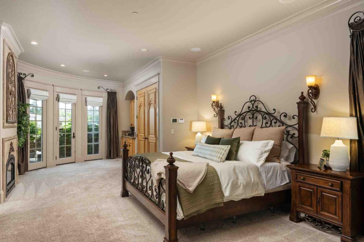 Luxury Equestrian Estate with Indoor Arena - photo 17