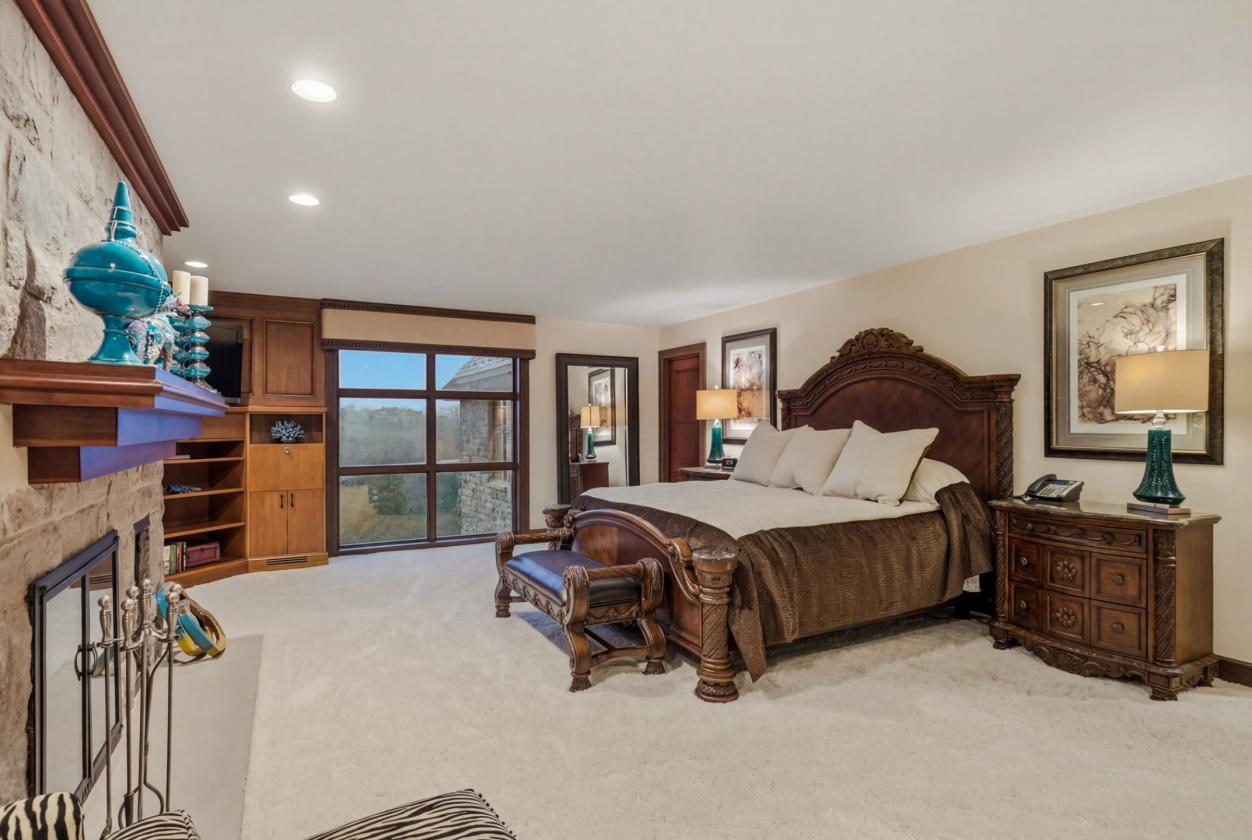 Stunning Equestrian Home! - photo 19