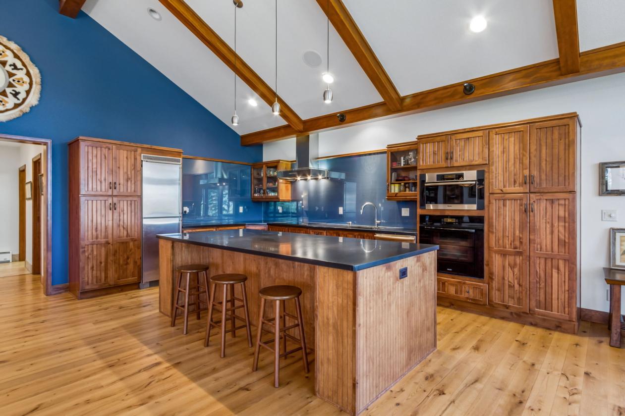 Stunning Mountain Equestrian Legacy Property - photo 8