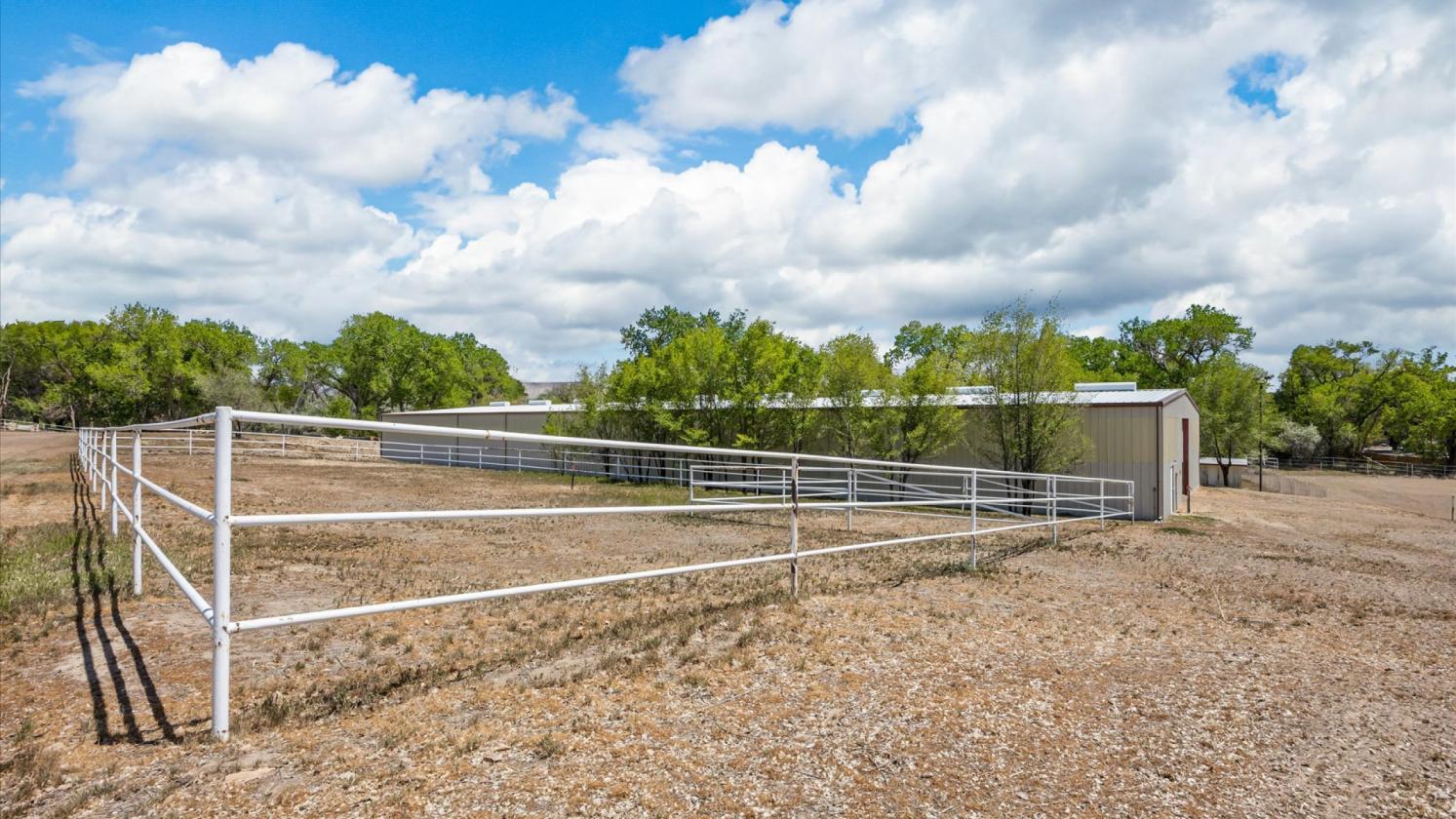 Rare equestrian sanctuary set on over 14 acres - photo 11