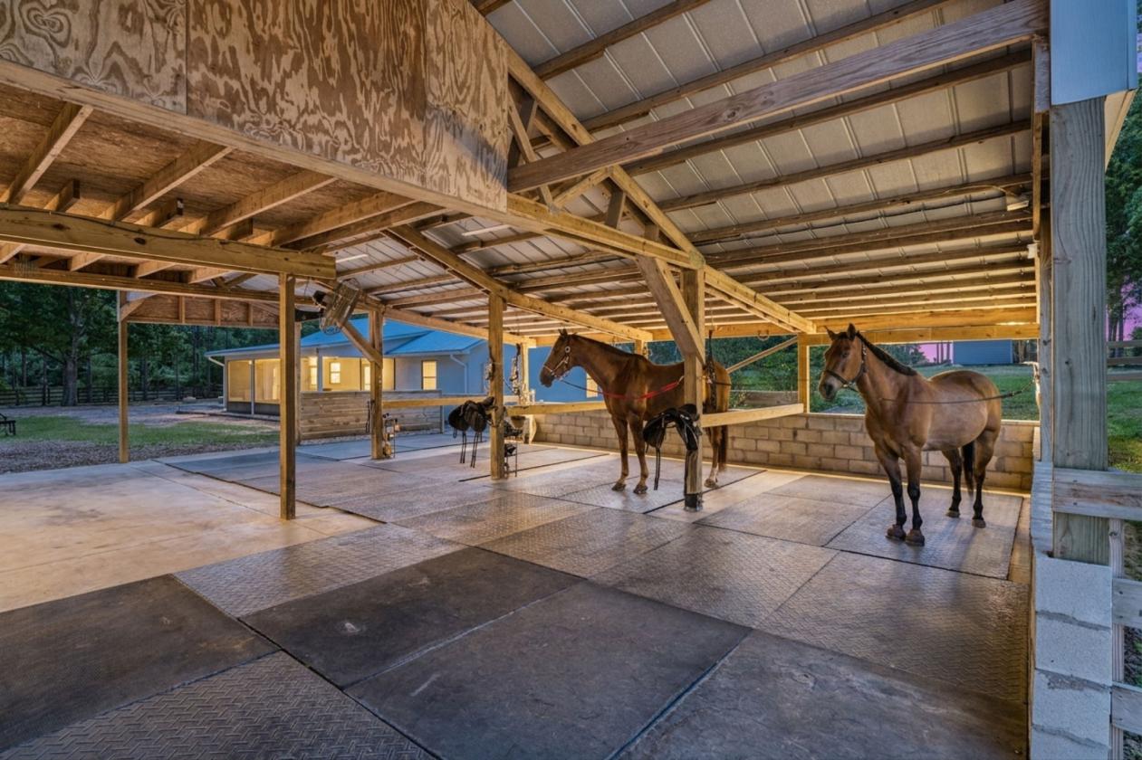 Turnkey Equestrian Retreat near Ocala - photo 14