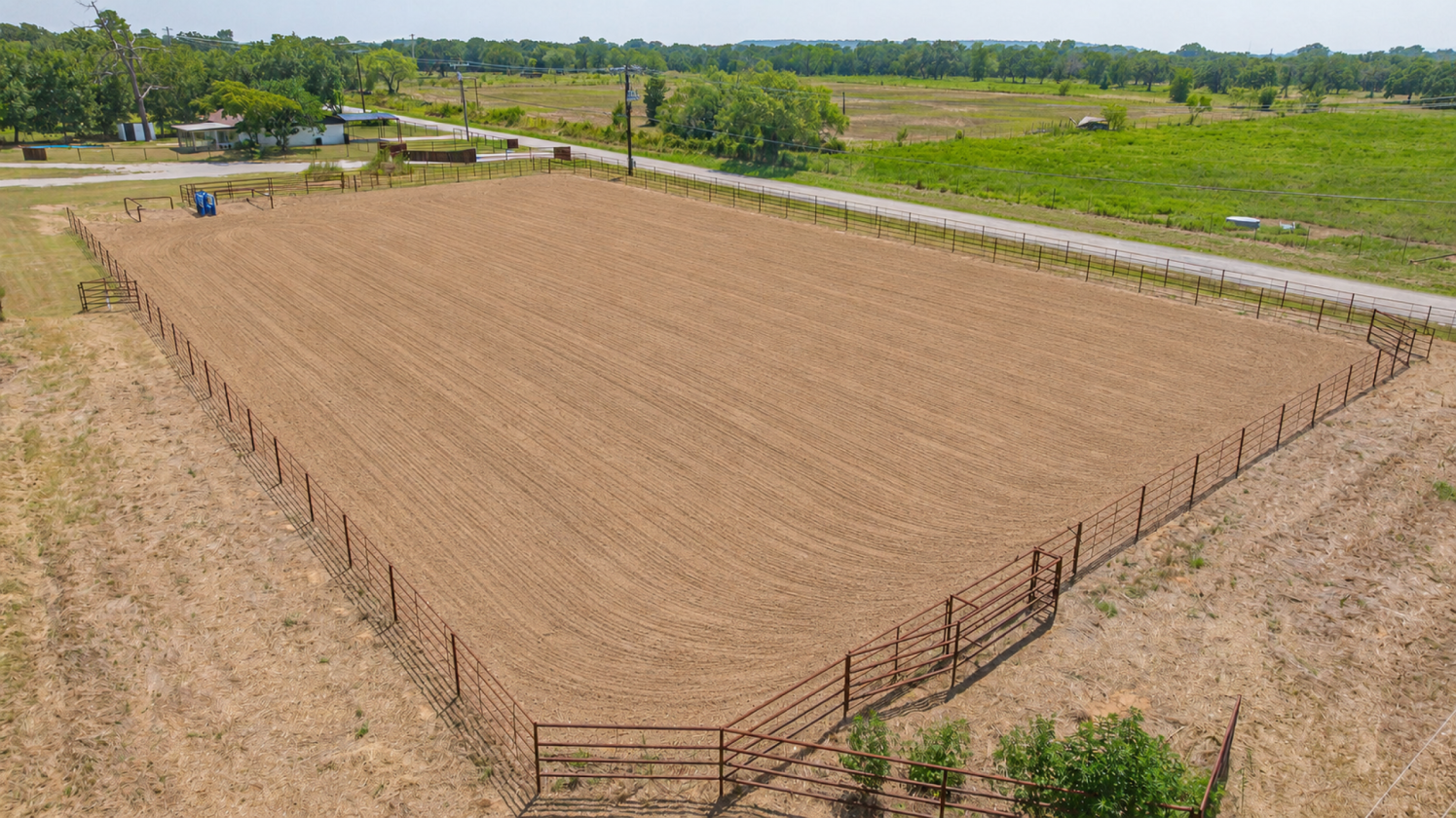 Fully Furnished Horse Property - Arena - Pool - photo 8