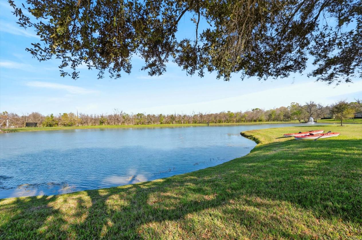 7 Acres • Barn • Pool • Guest House - photo 24