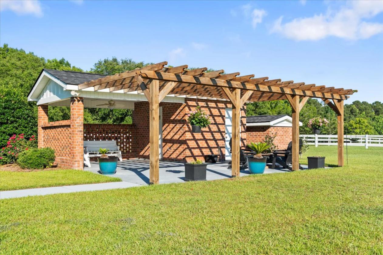 Remarkable 20-Acre Private Estate - photo 27