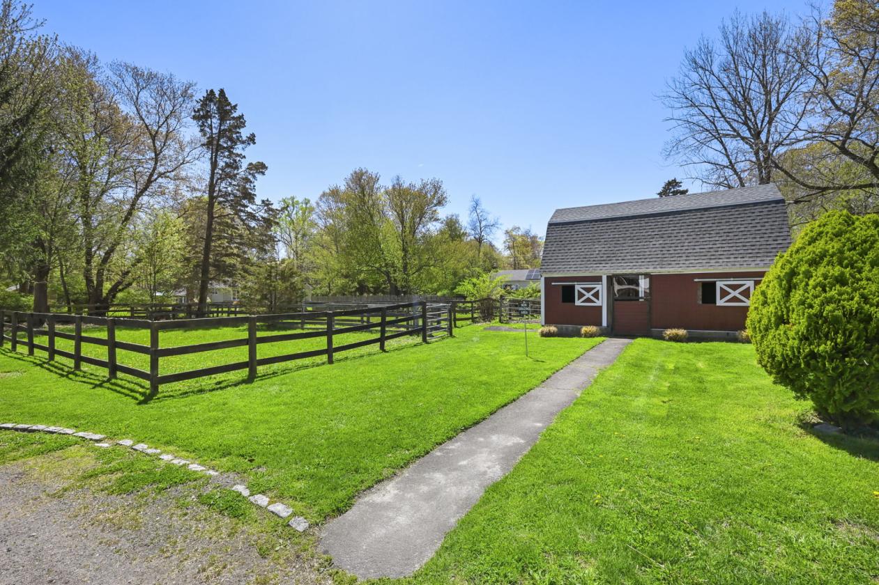 Silvermine Farm on 7 Acres Amazing Value - photo 26