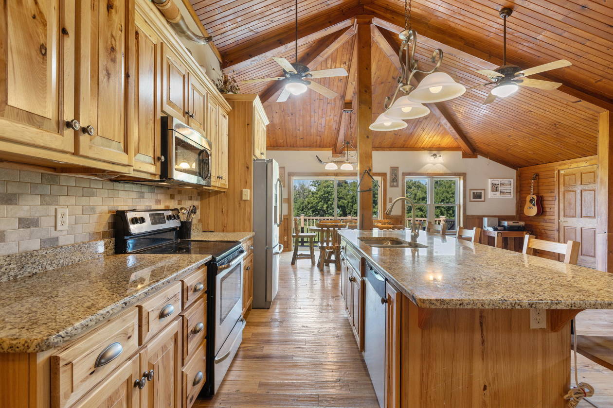 NEW PRICE! 38 ACRE HORSE FARM! - photo 8
