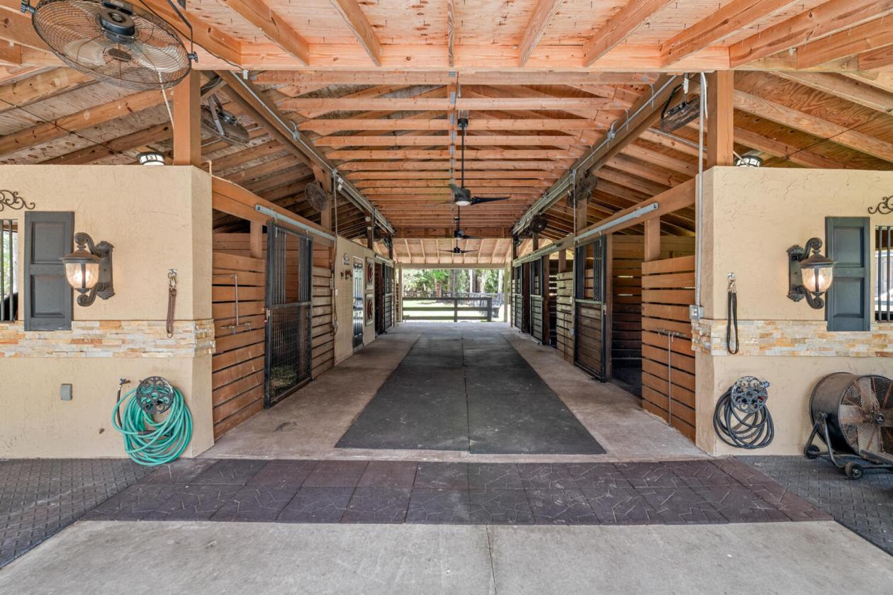 Serene 5 Acre Equestrian Estate - photo 9