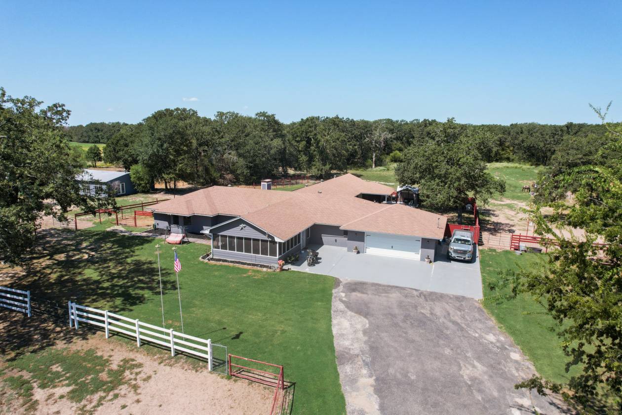 Horse Property for sale.