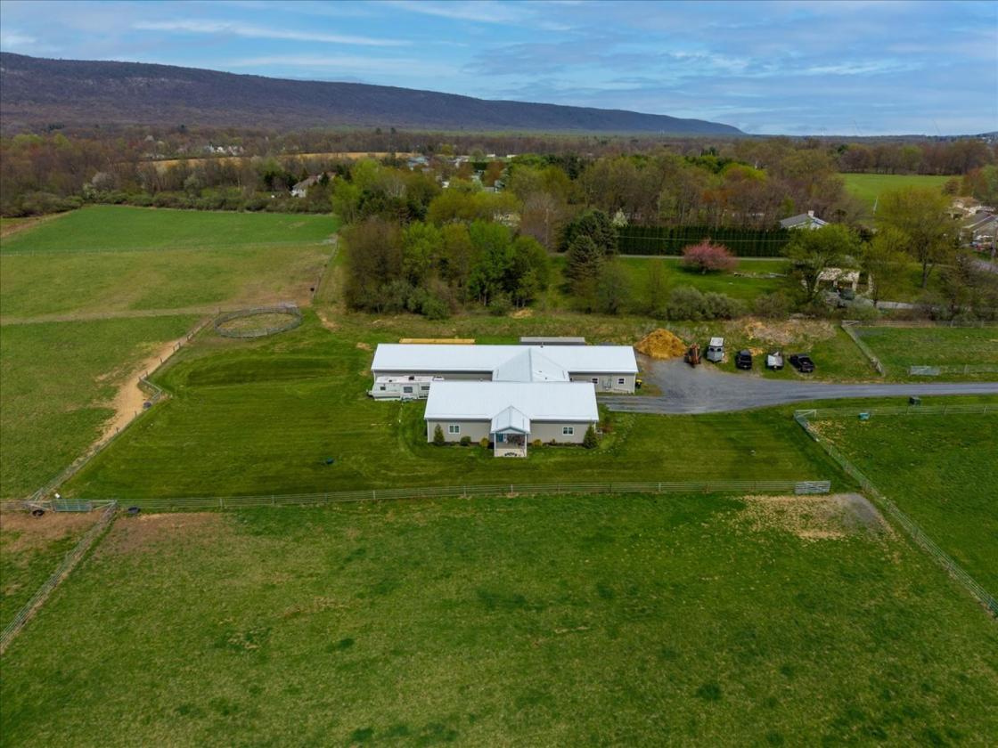 Turn-Key 13.5 Acre Equestrian Property with Barn - photo 29