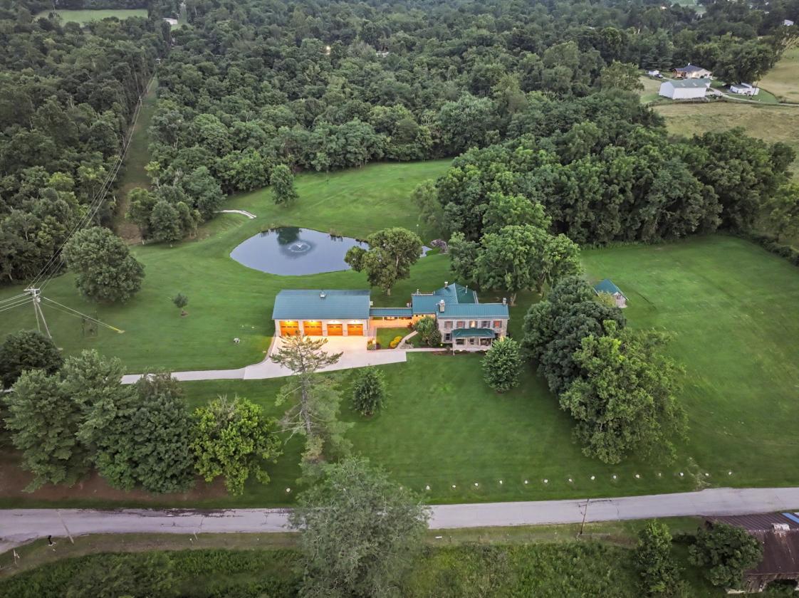 Country Estate on 16+ Acres with Pond! - photo 3