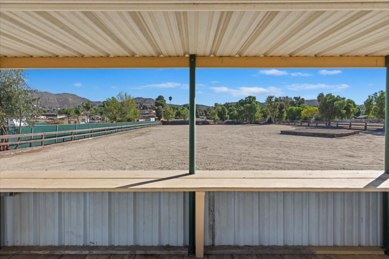 Horse Ranch in Horse Town USA - photo 9