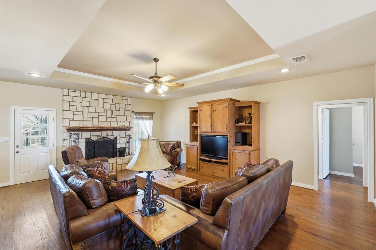 Lovely home with Pool on 9+/- AC Fully Pipe Fenced - photo 16