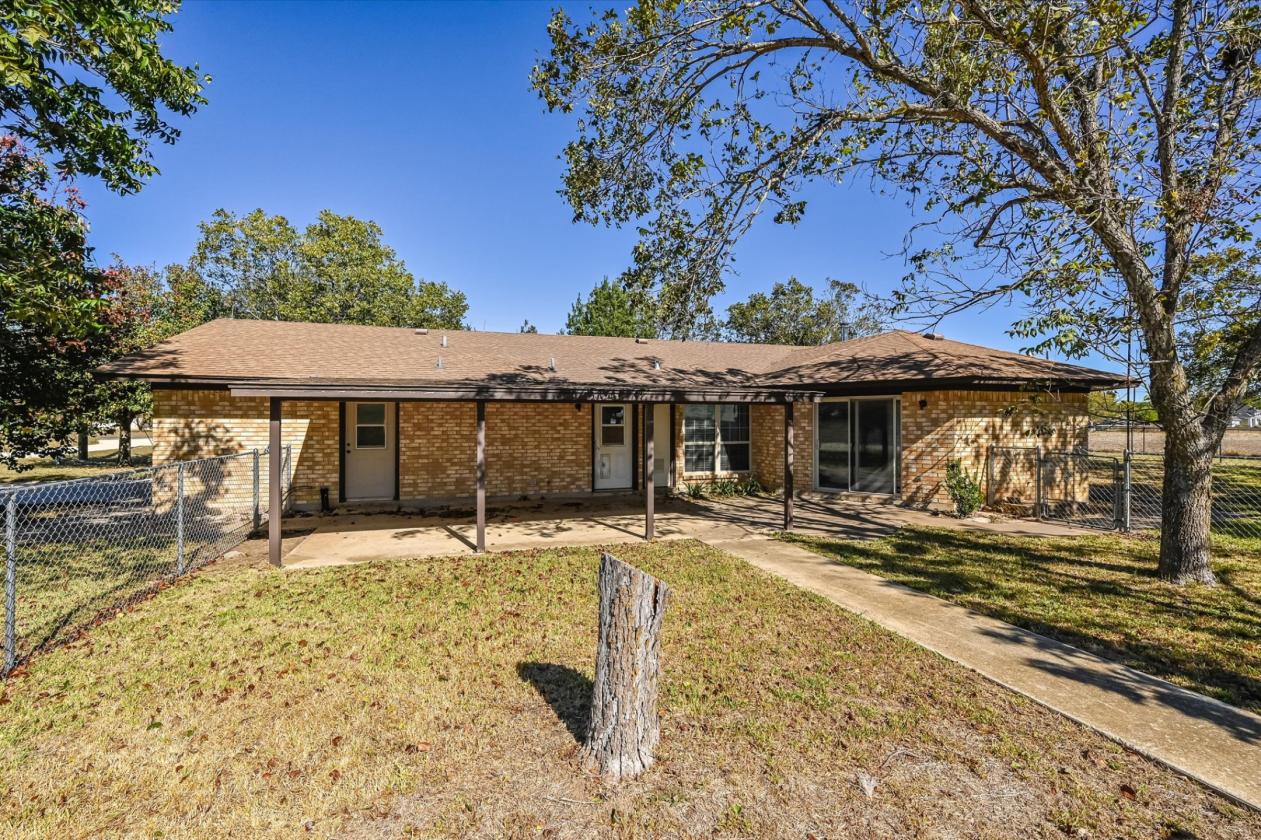 Unrestricted, Fully Fenced, 25.5 Acres and Home - photo 9