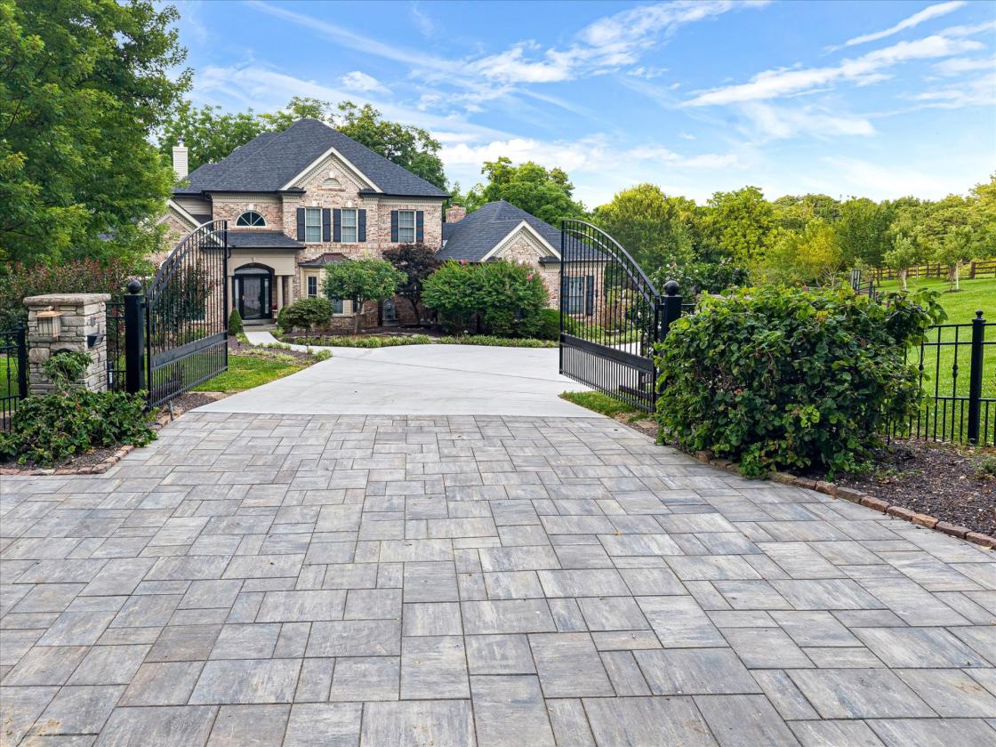 One-of-a-kind, GATED, EQUESTRIAN PROPERTY! - photo 2