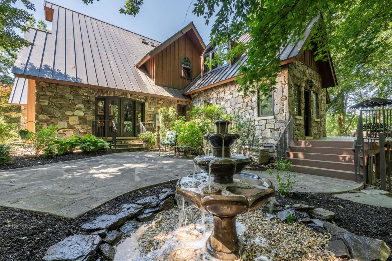 Stunning sunsets and unmatched amenities - photo 30