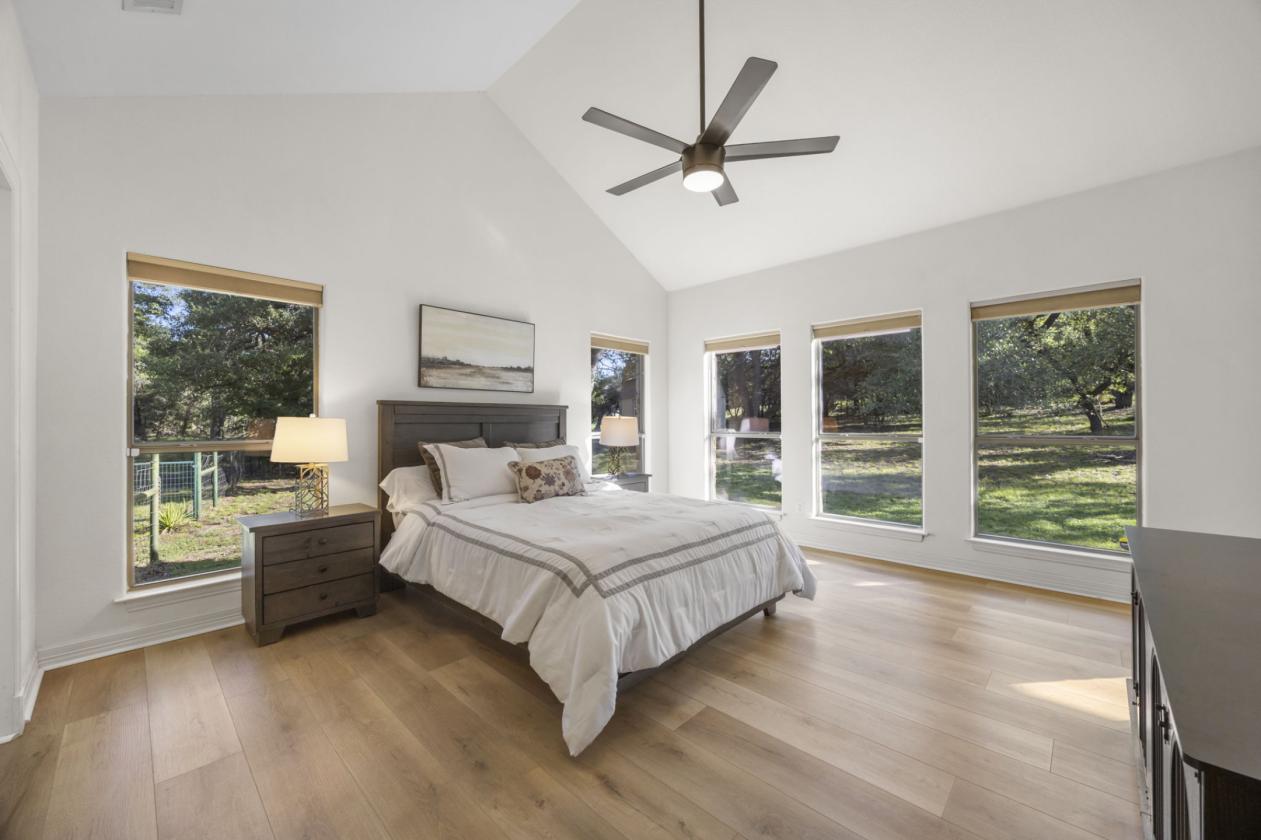 Beautiful Hill Country Home - photo 11