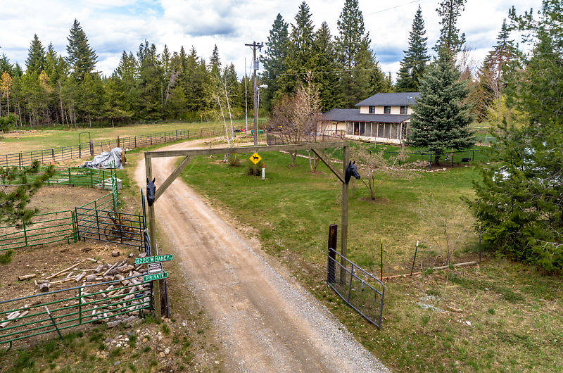 !0 Acre Horse Property with Country Home in Rathdrum N... Rathdrum