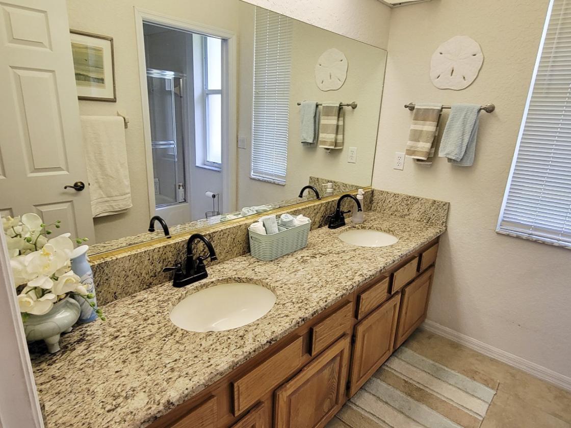 Looking for Old Florida vibes with modern amenities - photo 19