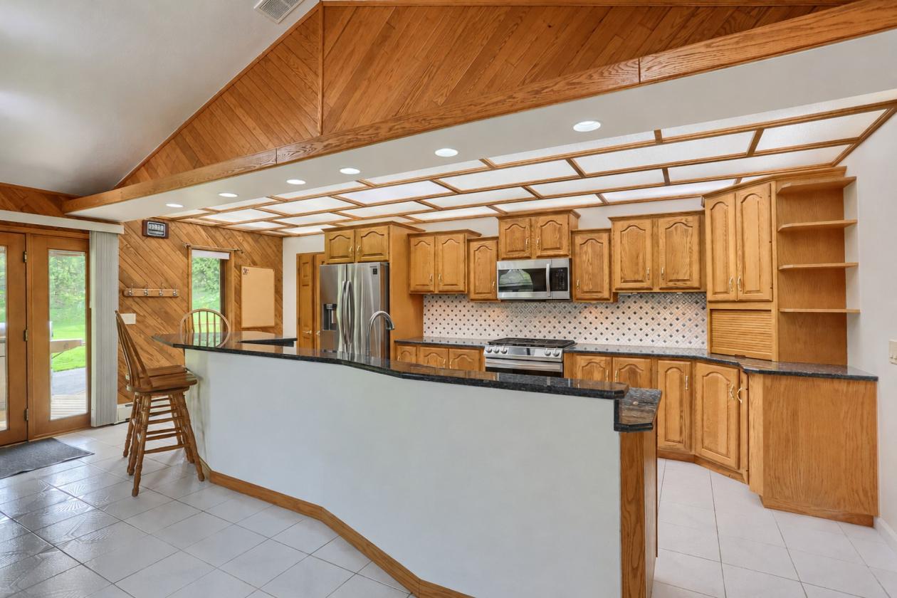 Custom home with endless opportunities! - photo 7