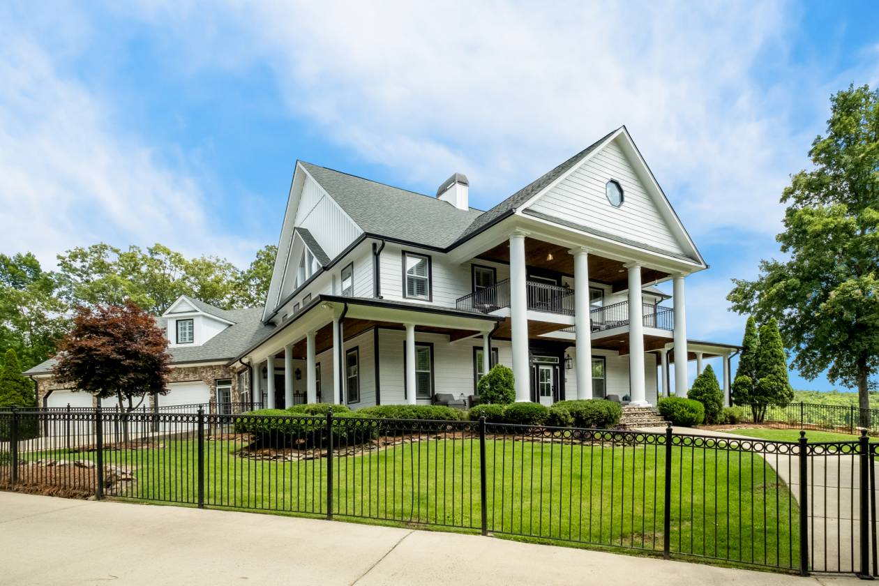 Horse Property for sale.