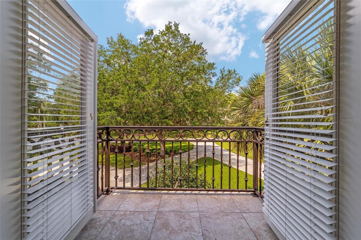 Modern Estate in Country Club Farms - photo 27