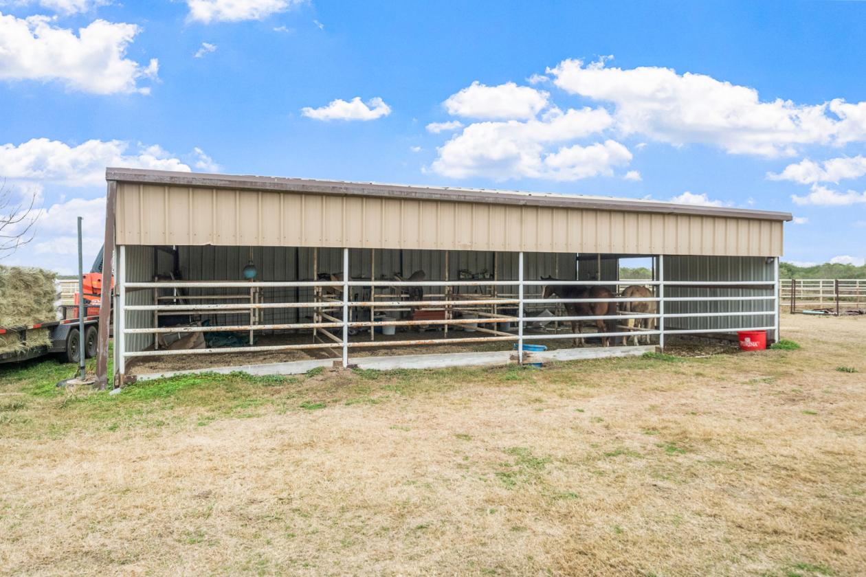 10 Acre Equestrian/Livestock Property - photo 10