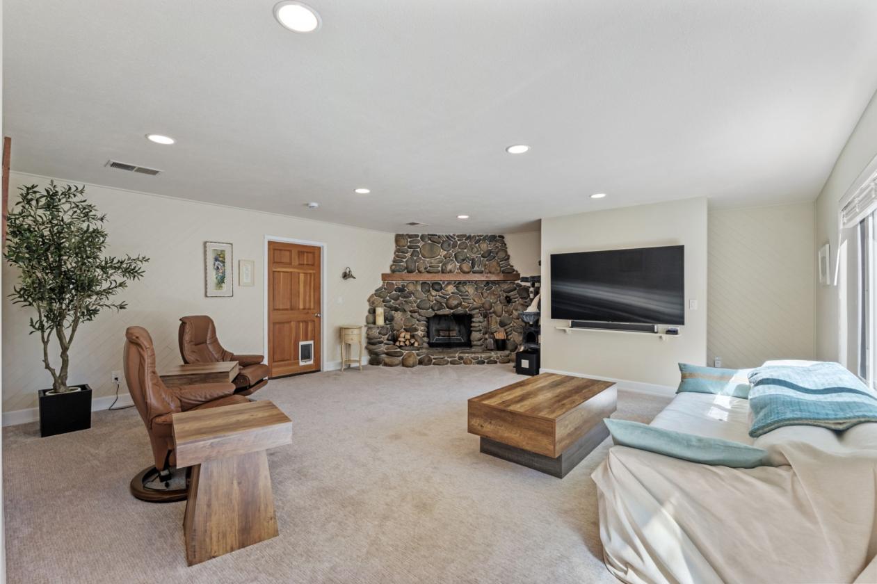 Equestrian Estate with 3-Stall Barn & Shop - photo 17