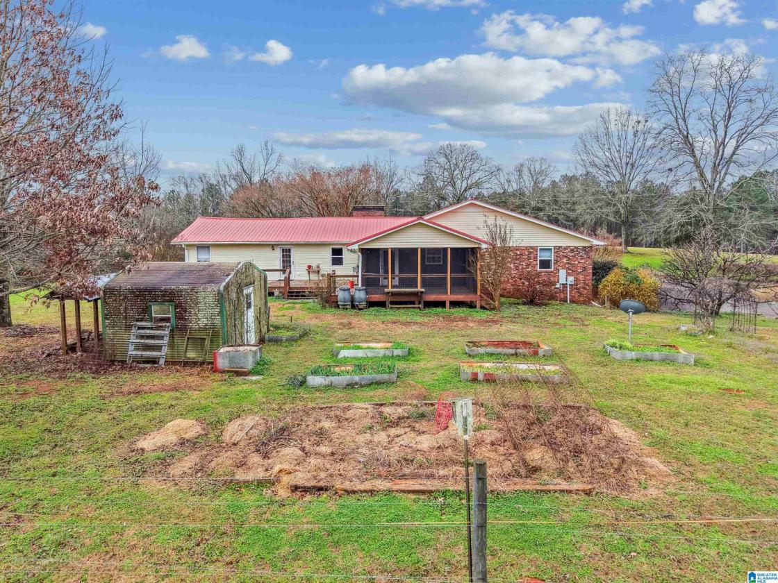 Equestrian Farm with Fantastic Mountain Views - photo 4