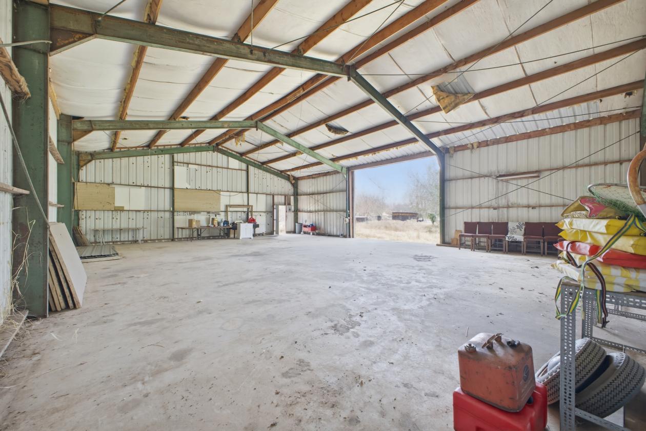62.8 Acre Equestrian Farm w/Free Gas! - photo 30