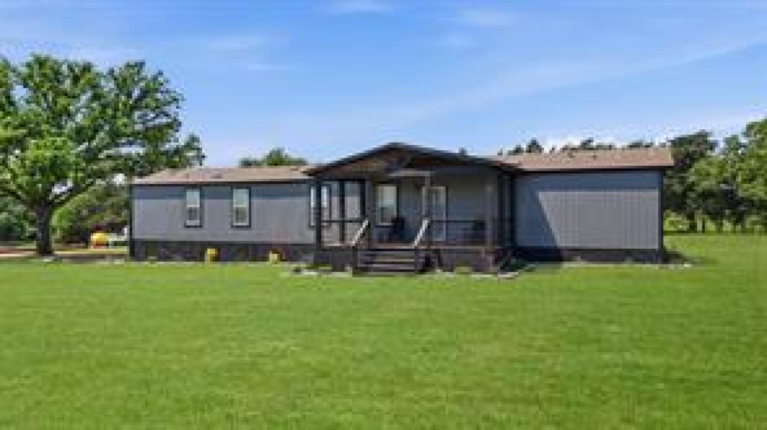 Exceptional Turn Key Equestrian Facility - photo 21