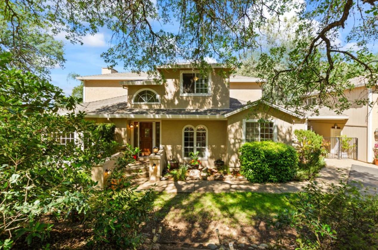 Beautiful Country home for the family on 5+ AC - photo 3