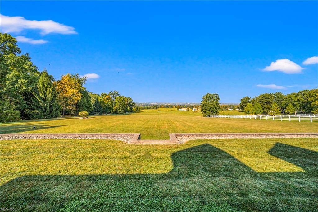 EQUESTRIAN COUNTRY ESTATE WITH CUSTOM HOME & BARN ON BEAUTIFUL PARK-LIKE SETTING - photo 6