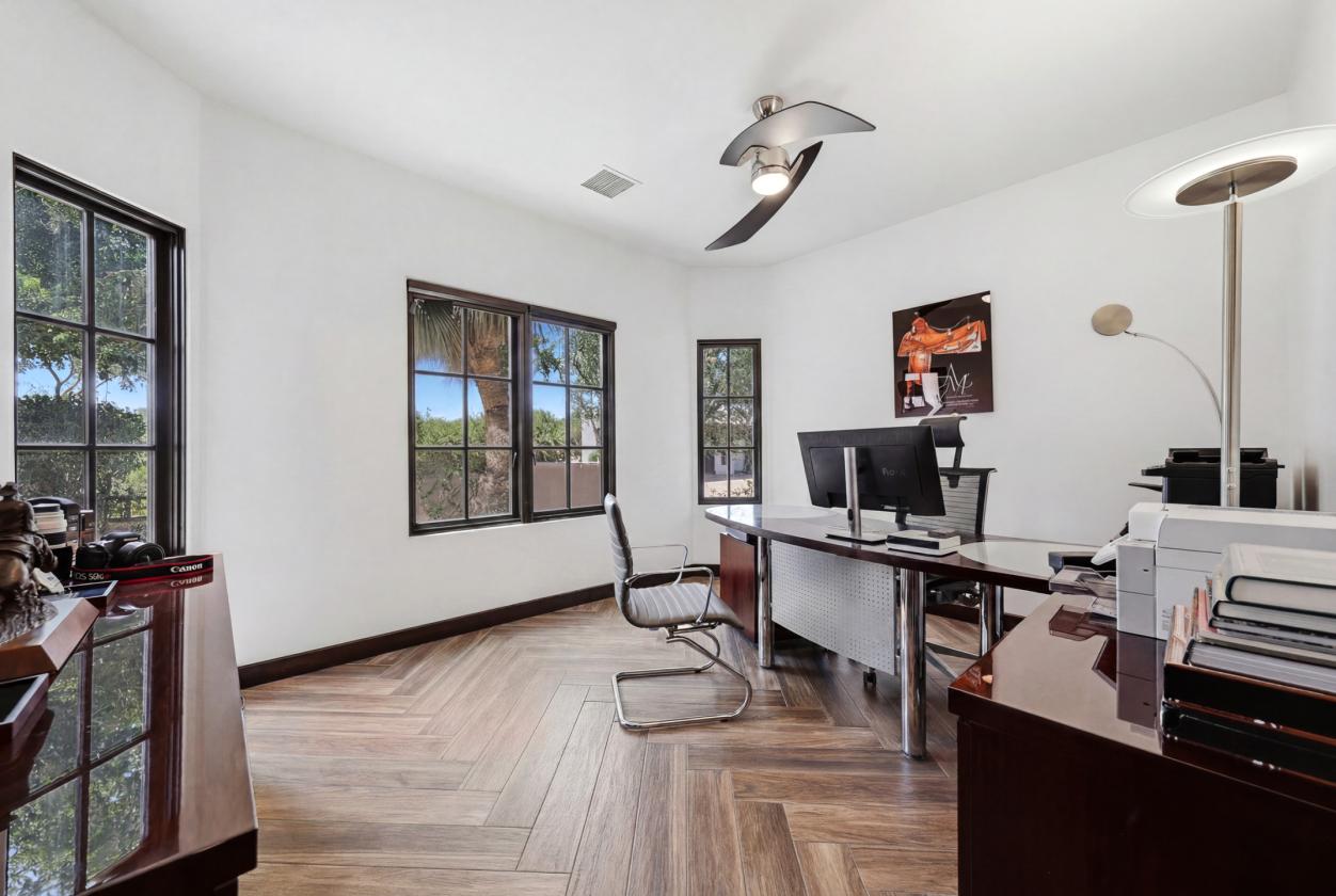 Refined Equestrian Estate - photo 18