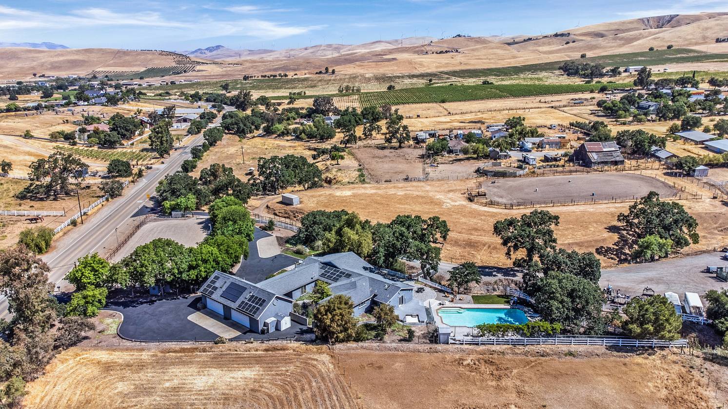 Horse Property for sale.