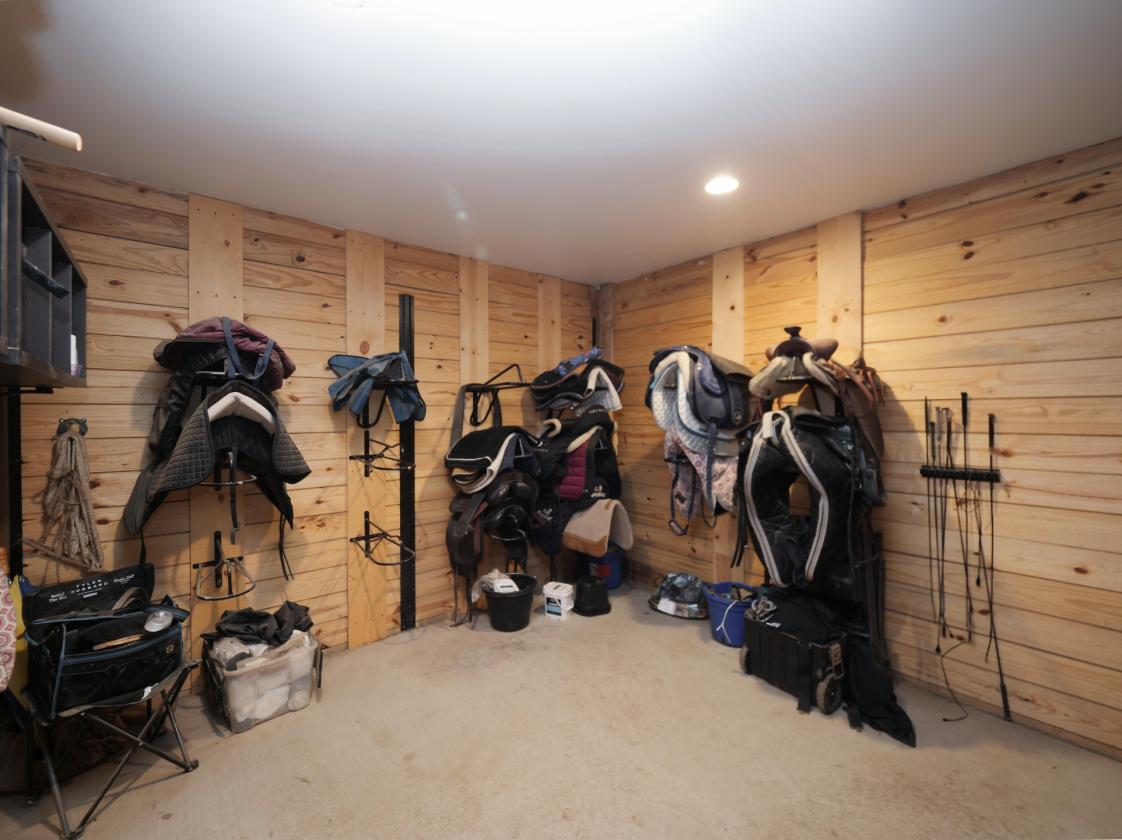 EQUESTRIAN ESTATE/HISTORIC HOME/OWNER FINANCING - photo 19