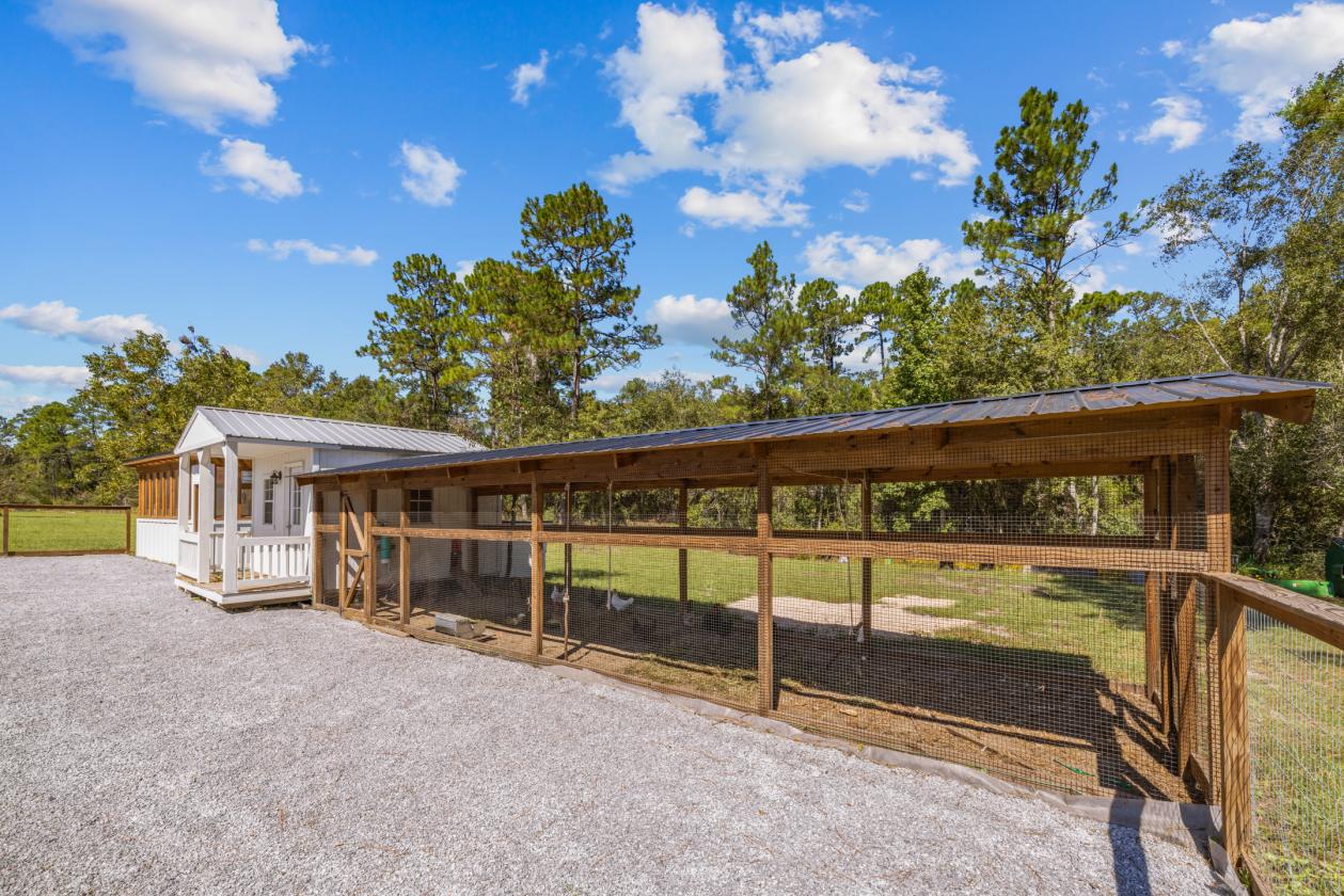 Modern Farmhouse with 3 Stall Barn on 20 Acres - photo 13