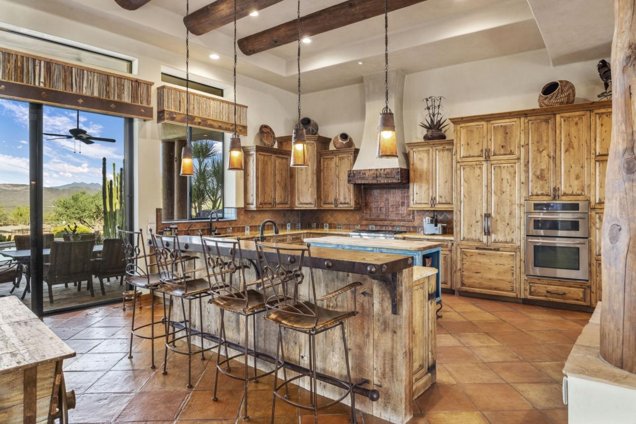 11 Acre Luxury Horse Property - Mountain Views - photo 9