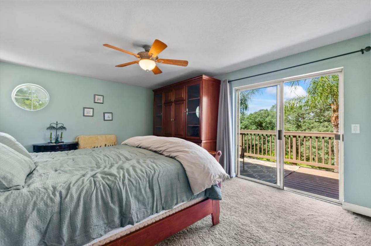 Beautiful Country home for the family on 5+ AC - photo 14