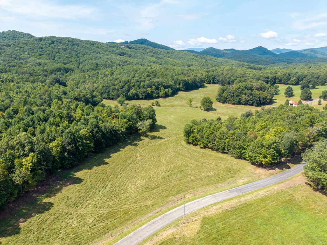 Large Equestrian Estate-Pasture, Mountains, Creeks - photo 16