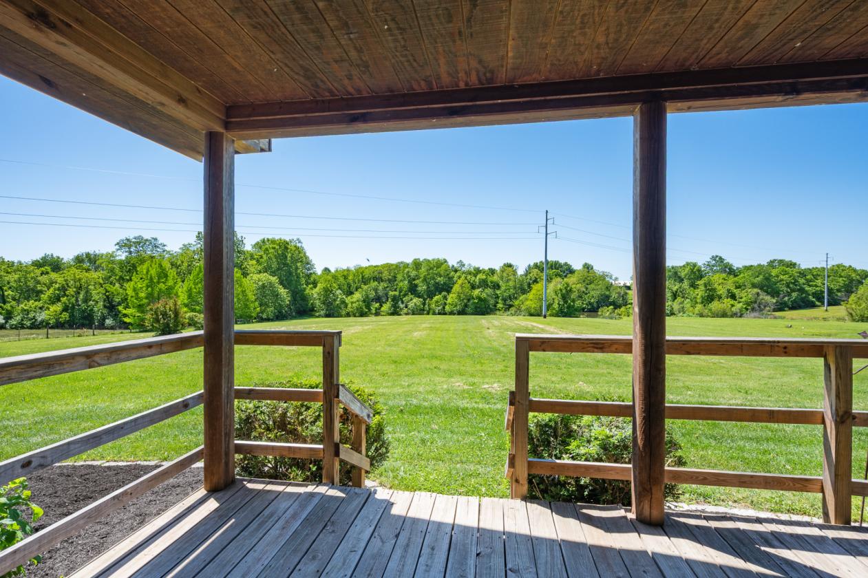 Log cabin nestled on 8.2 picturesque acres - photo 8